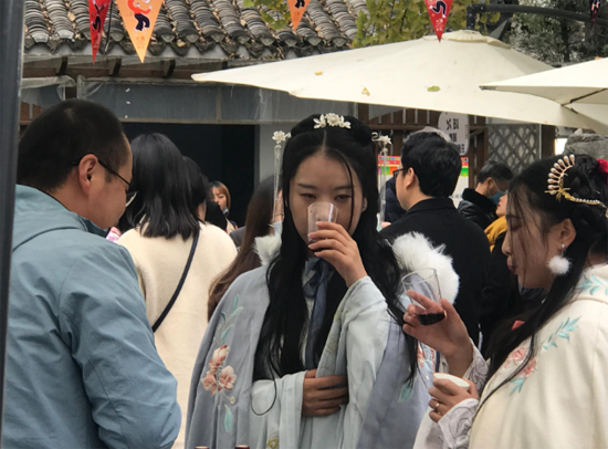 第12屆成都國際葡萄酒節(jié)暨首屆成都果酒嘉年華在成都開幕
