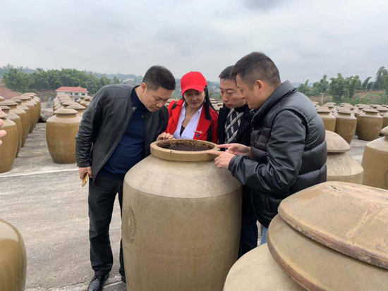 千天百味貢醋：傳承非遺 千天時(shí)間曬出黃金品質(zhì)